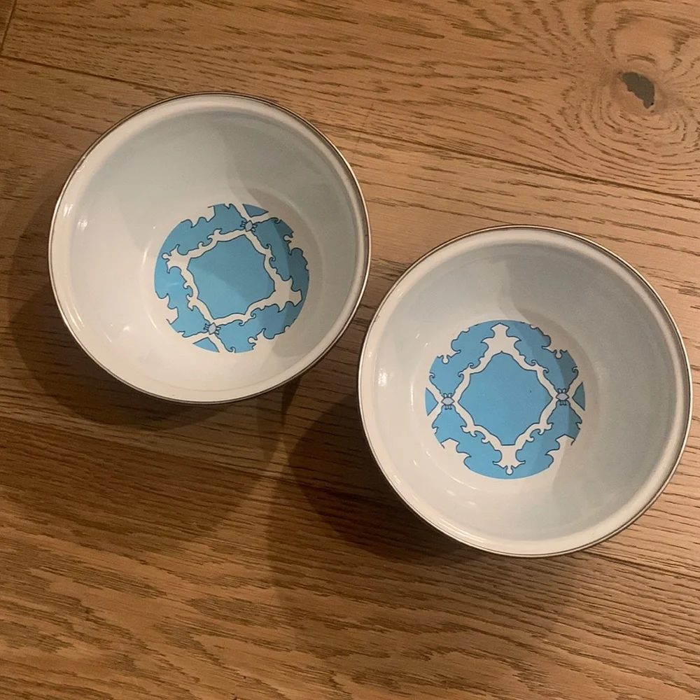 Golden Rabbit Enamel Bowls - Picture 2 of 4